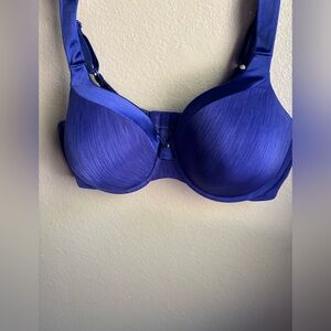 Vanity Fair Blue Full Coverage Bra with Molded Cups size 38DD
